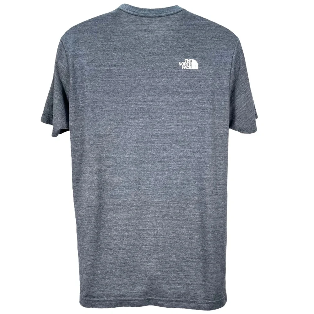 The North Face | Slim Fit Gray Heather Crewneck Pocket S/S T-Shirt | Men’s Large